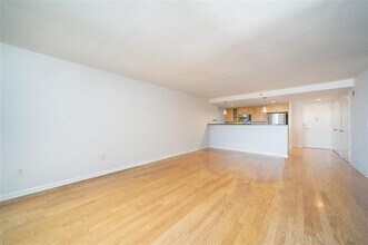 700 Grove St in Jersey City, NJ - Building Photo - Building Photo