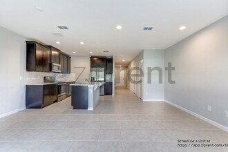 432 Cape Honeysuckle Pl in Sanford, FL - Building Photo - Building Photo