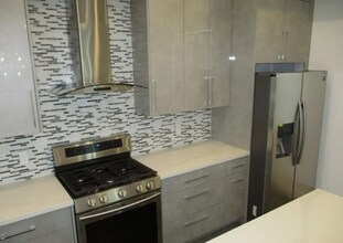 1211 N Mariposa Ave, Unit 3 in Los Angeles, CA - Foto de edificio - Building Photo