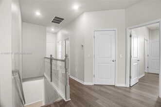 8197 Hanoverian Dr in Greenacres, FL - Foto de edificio - Building Photo