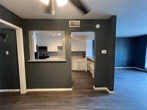 11540 Chimney Rock Rd in Houston, TX - Building Photo - Building Photo