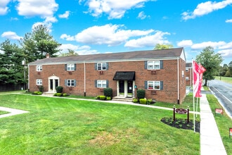 The Village at Hi-Nella in Hi-Nella, NJ - Building Photo - Building Photo