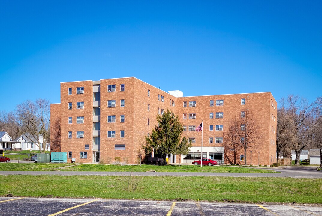 Hoagland Highrise in Jacksonville, IL - Foto de edificio