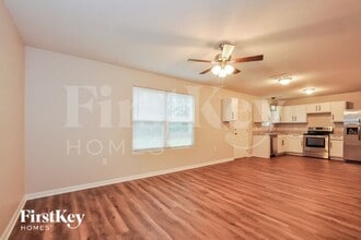111 Pine Cir Dr in Palm Coast, FL - Building Photo - Building Photo