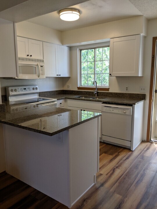 1811 S Quebec Way in Denver, CO - Building Photo
