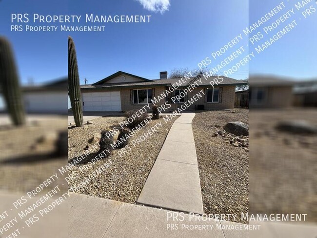 property at 1641 E Del Rio Dr