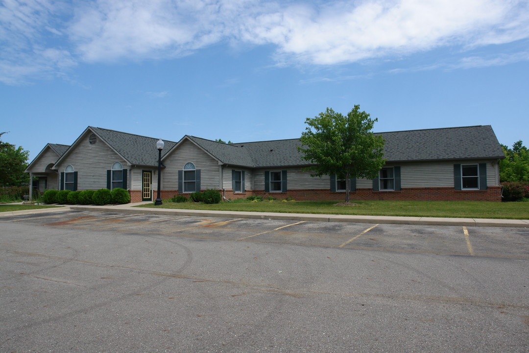 1038 Eastbury in Lansing, MI - Foto de edificio