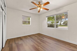 824 Prosperity Farms Rd in North Palm Beach, FL - Building Photo - Building Photo