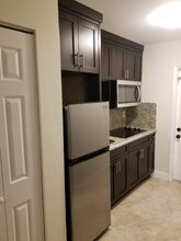 830 SW 28th St in Fort Lauderdale, FL - Building Photo - Building Photo