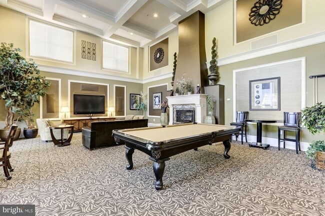 11800 Old Georgetown Rd in Rockville, MD - Building Photo - Building Photo