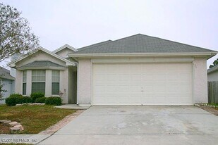 4304 Hanging Moss Dr in Orange Park, FL - Building Photo