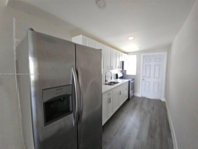 1450 NE 170th St
