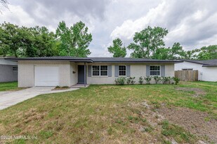 7869 Jolliet Dr in Jacksonville, FL - Building Photo