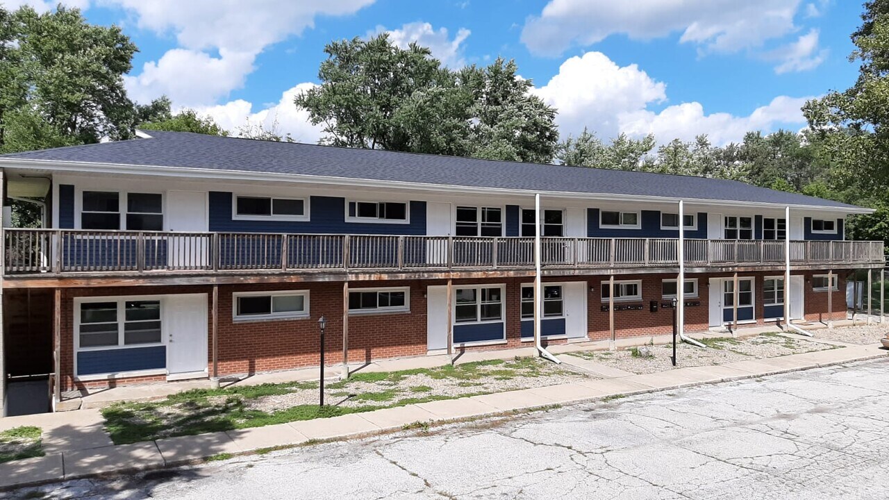 1213 N Indiana St, Unit 4A in Griffith, IN - Building Photo