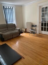 92 Langley Rd, Unit 2 in Newton, MA - Building Photo - Building Photo