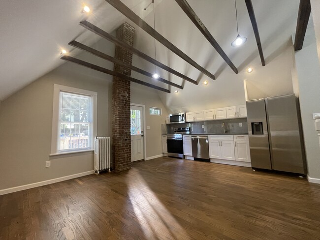 35 Boswell Ave, Unit #1