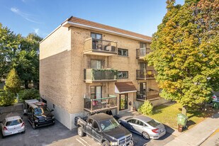 9080 Boul in Montréal, QC - Building Photo