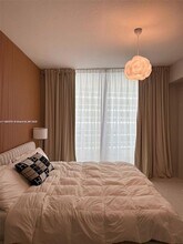 488 NE 18th St, Unit 2009 in Miami, FL - Building Photo - Building Photo