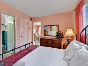 1115 SE 14th Pl in Fort Lauderdale, FL - Foto de edificio - Building Photo