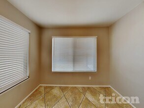 8738 W Golden Ln in Peoria, AZ - Building Photo - Building Photo