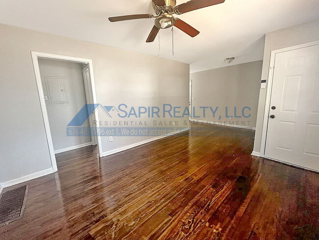 2734 Browntown Rd NW in Atlanta, GA - Building Photo - Building Photo