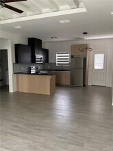 10 N 40th St in Edinburg, TX - Building Photo - Building Photo