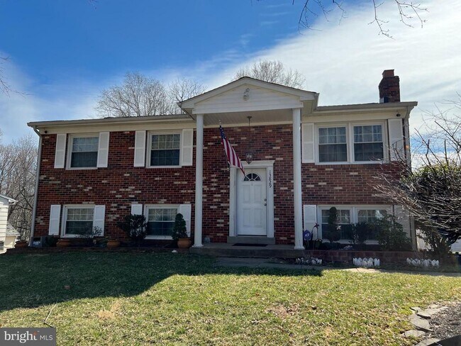 property at 13829 Londonderry Ct
