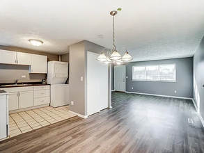 5784 Traymore Dr in Dayton, OH - Building Photo - Building Photo