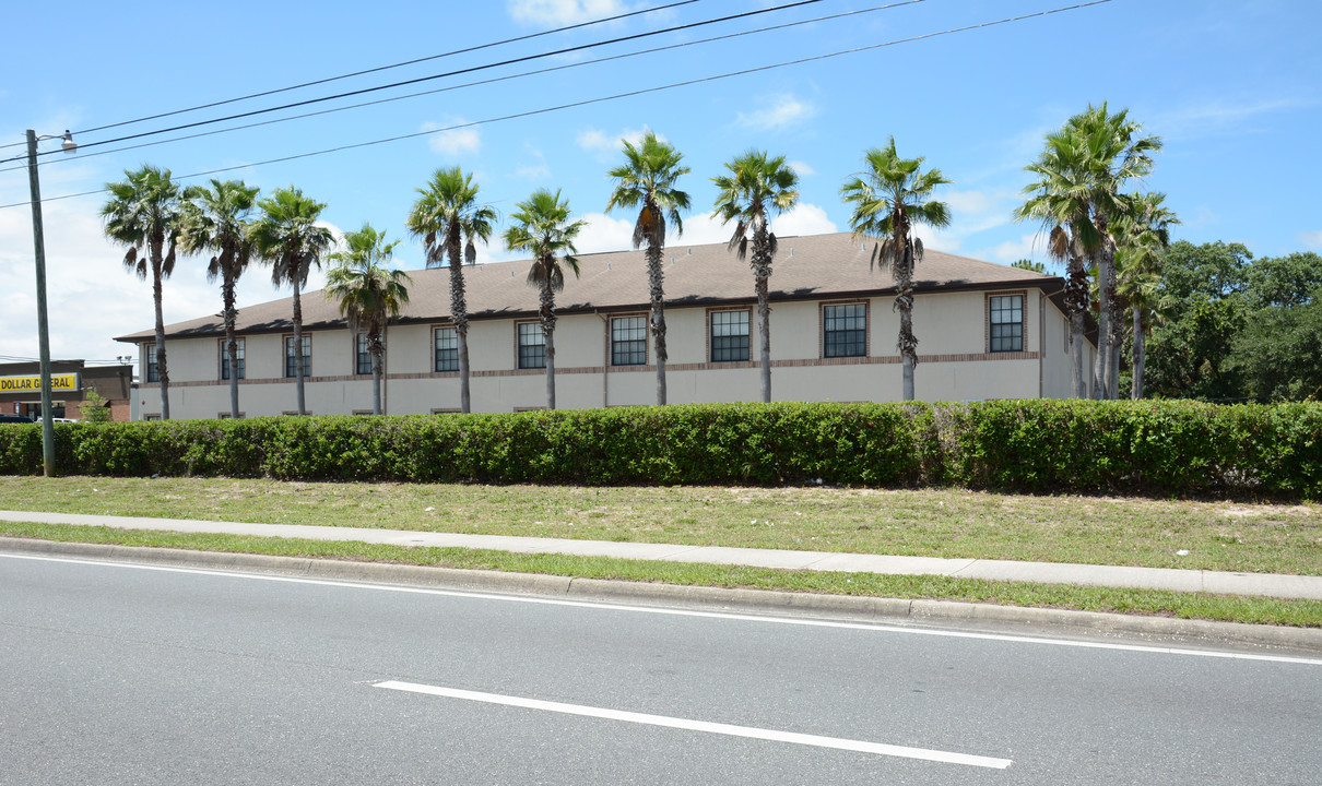 Palms at Marine in Spring Hill, FL - Building Photo