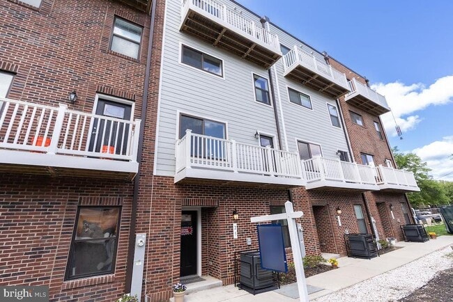 property at 25 S Bethel St