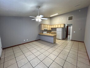 1243 Continental Ct in Tallahassee, FL - Building Photo - Building Photo