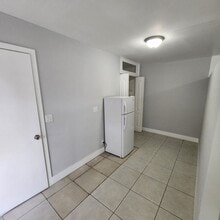 948 SW 49th Terrace in Plantation, FL - Building Photo - Building Photo