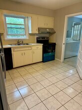 107 Loring Ave in Edison, NJ - Building Photo - Building Photo