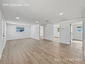 4605 N John Bell Jr Dr in Tampa, FL - Building Photo - Building Photo