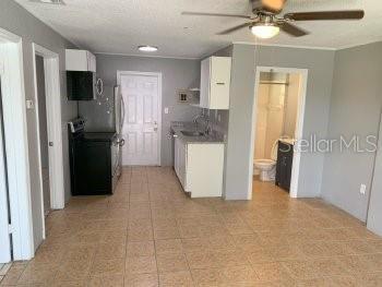 1086 Hibiscus Ct in Tavares, FL - Building Photo - Building Photo
