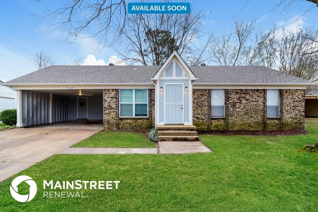 7135 Hillshire Dr in Memphis, TN - Foto de edificio