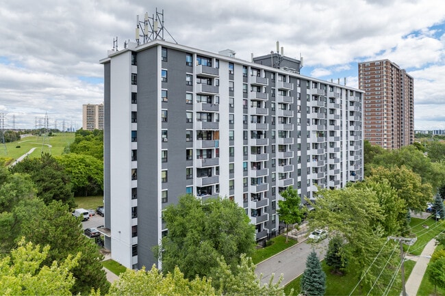 Tobermory Terrace in Toronto, ON - Building Photo - Building Photo