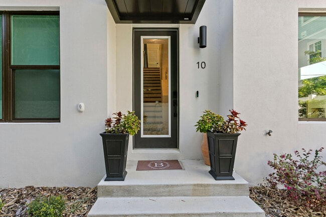 2506 W Cleveland St, Unit 10 in Tampa, FL - Foto de edificio - Building Photo