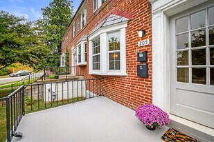 205 Westowne Rd in Baltimore, MD - Building Photo