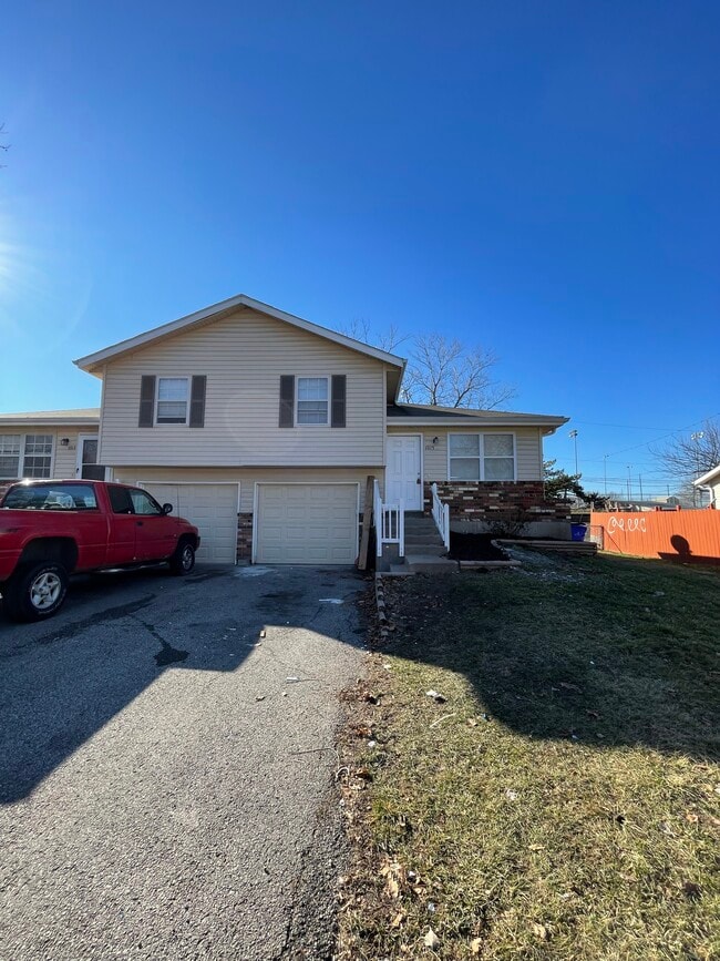 1015 N Jan-Mar Dr in Olathe, KS - Building Photo - Building Photo