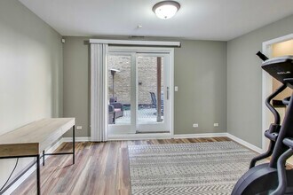 2305 W Thomas St in Chicago, IL - Building Photo - Building Photo