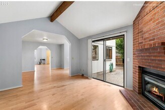 16284 NW Lyndel Ln in Beaverton, OR - Building Photo - Building Photo