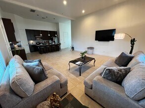 9737 Fabiola Dr in Houston, TX - Building Photo - Building Photo