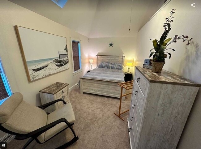 341 Shawomet Ave in Warwick, RI - Foto de edificio - Building Photo