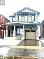 8 Toffee Trl in Hamilton, ON - Building Photo