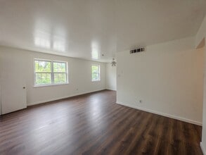 Whiteland Ave Apartments in Downingtown, PA - Building Photo - Building Photo