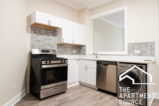 2905 N Mildred Ave in Chicago, IL - Building Photo - Building Photo