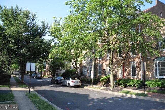 1188 N Utah St in Arlington, VA - Building Photo - Building Photo