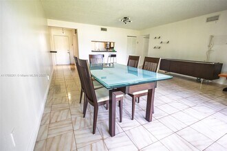 281 W Park Dr in Miami, FL - Building Photo - Building Photo