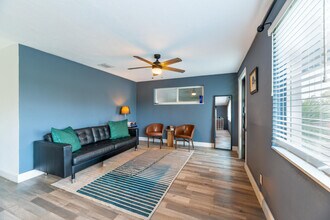 5840 NE 1st Terrace in Fort Lauderdale, FL - Building Photo - Building Photo